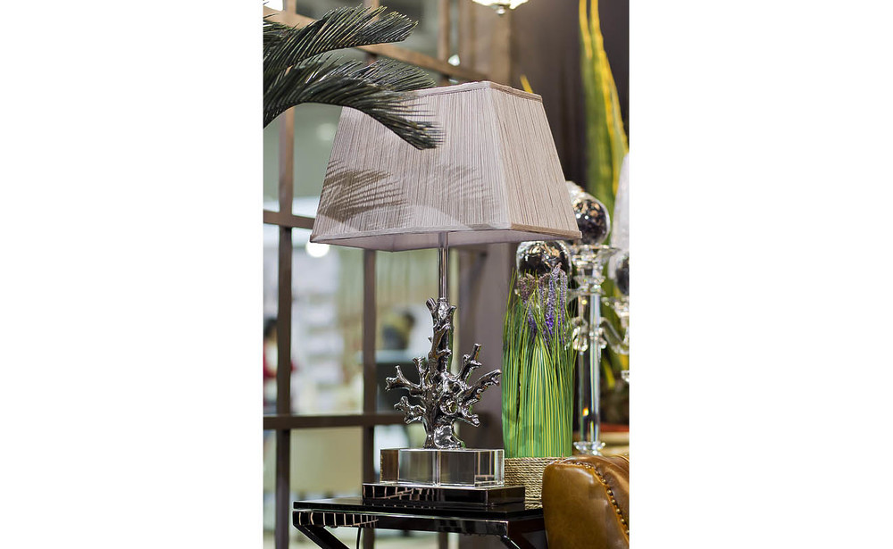 Лампа настольная