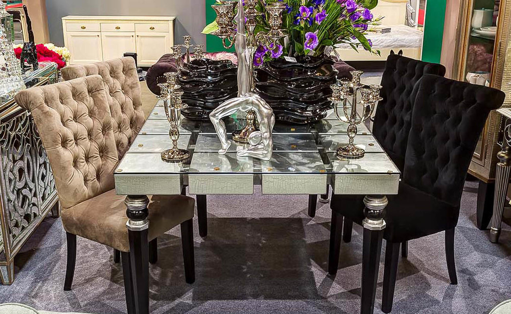 Стол обеденный