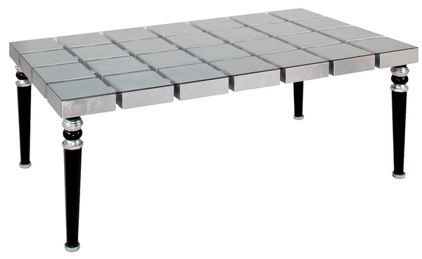 Стол обеденный