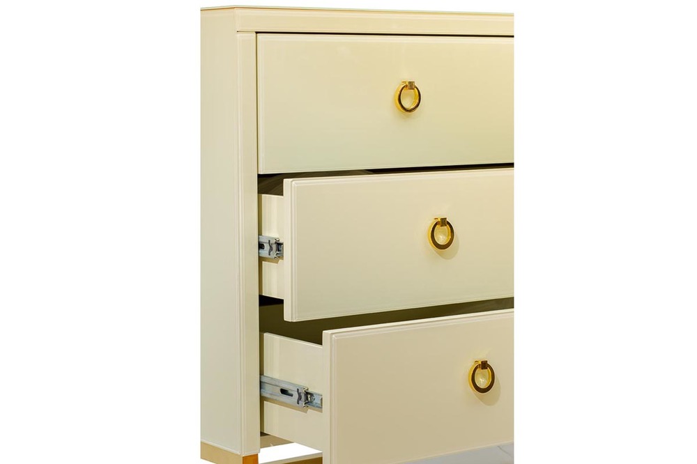 Комод со стеклянной столешницей